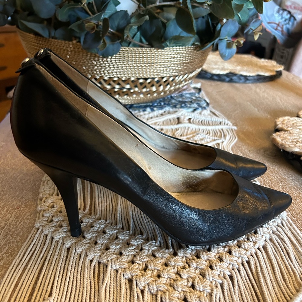 Michael Kors Leather pump size 11
